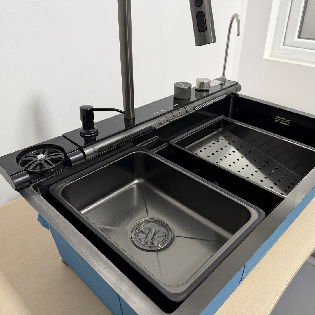 Fregadero de cocina multifuncional negro con ducha extraíble, lavavasos y filtro de agua 3