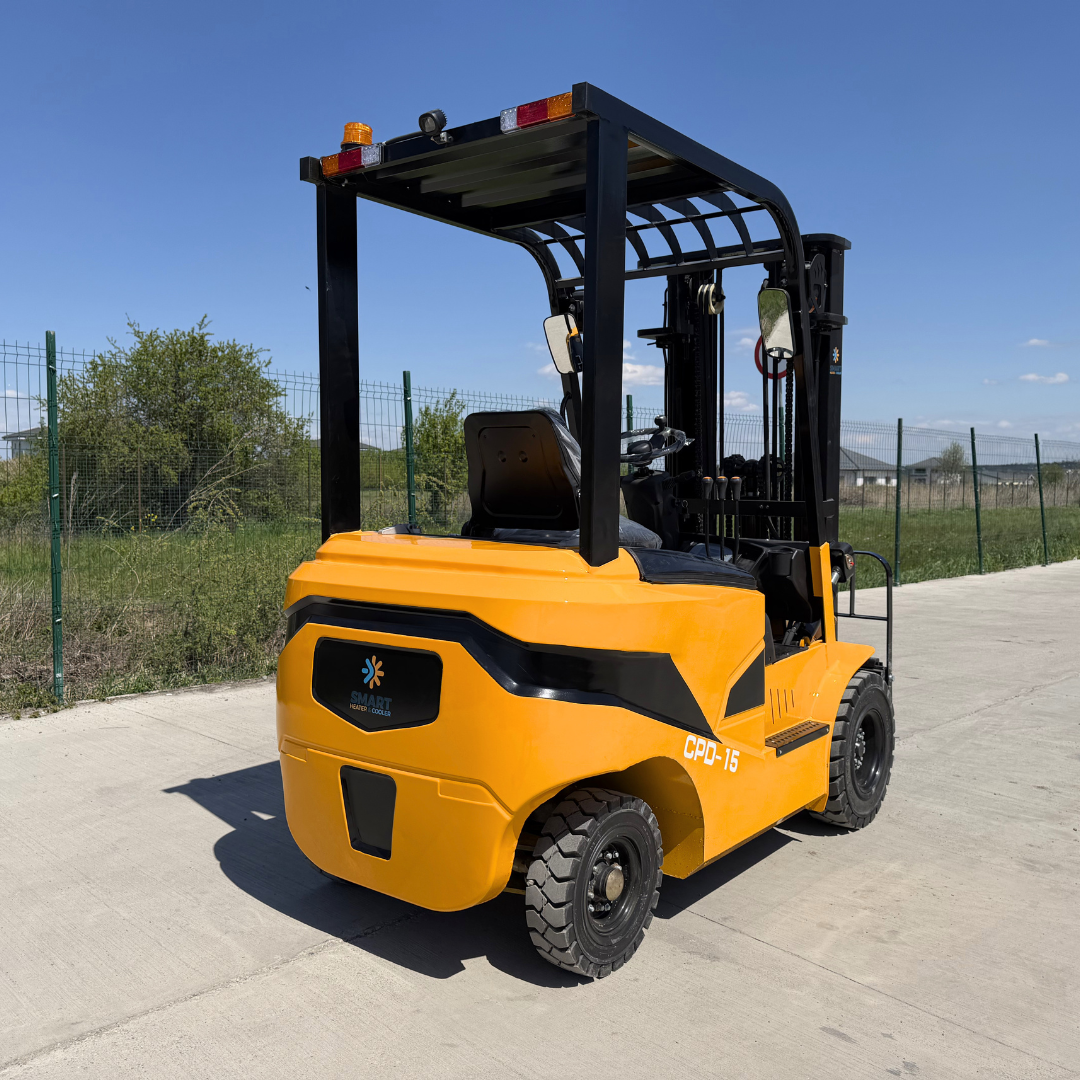 Carretilla elevadora eléctrica, capacidad de carga de 1500 kg, altura de elevación de 4,5 metros 2
