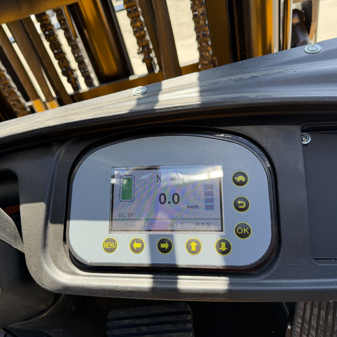 Carretilla elevadora eléctrica, capacidad de carga de 1500 kg, altura de elevación de 4,5 metros 5