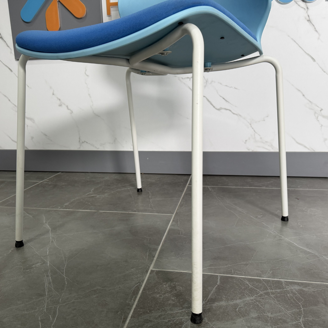 Silla de oficina ergonómica Seren, fija con patas metálicas, color azul 5