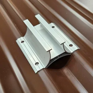 Abrazadera de aluminio para chapa ondulada 100 mm con EPDM + 4 tornillos autoperforantes