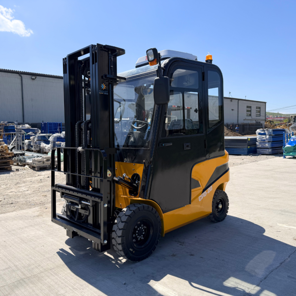 Carretilla elevadora eléctrica NM2 2 toneladas – altura de elevación 45 m