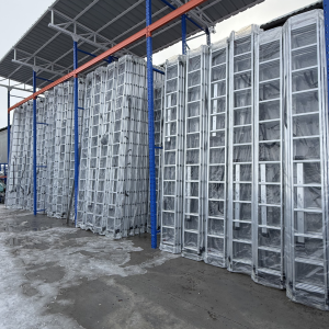 Escalera profesional de aluminio 3 tramos 3 x 11 peldaños