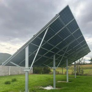Estructura de acero para montaje de paneles fotovoltaicos ángulo ajustable – 4 kW