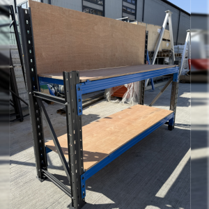 Mesa de trabajo industrial con panel de contrachapado 2000x600x1000