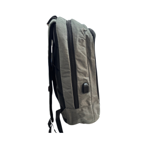 Mochila solar gris con panel puerto USB y cable