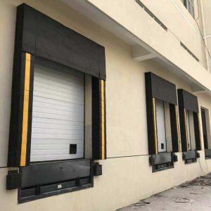 Rampa niveladora hidráulica de 10 toneladas con borde basculante monofásico