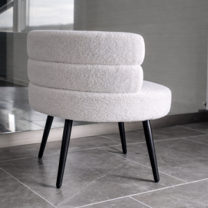 Sillón moderno bouclé blanco – diseño elegante con respaldo curvo