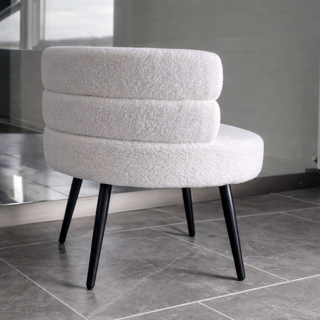 Sillón moderno bouclé blanco – diseño elegante con respaldo curvo 3 Sillón moderno bouclé blanco – diseño elegante con respaldo curvo