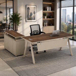 Conjunto de oficina con escritorio armario lateral móvil y silla ergonómica con respaldo de malla