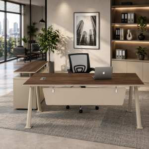 Conjunto de oficina con escritorio armario lateral móvil y silla ergonómica con respaldo de malla