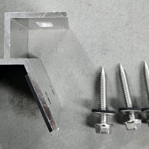 Abrazadera para panel sandwich 75 mm +EPDM+4 tornillos autoperforantes