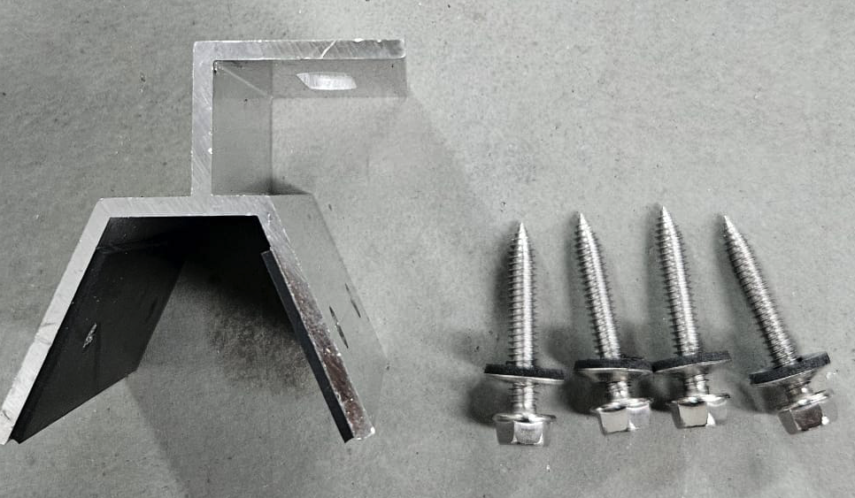 Abrazadera para panel sandwich 75 mm +EPDM+4 tornillos autoperforantes 1 Abrazadera para panel sandwich 75 mm +EPDM+4 tornillos autoperforantes