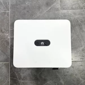 Inversor solar Huawei SUN2000-25KTL-M5 trifásico 25 kW con 2 MPPT y eficiencia del 98,4%1