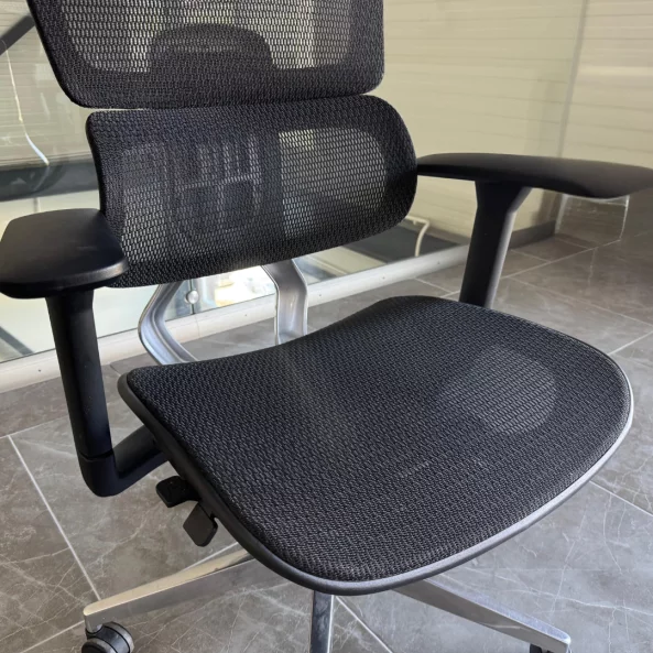 Silla ergonómica Ergo Breeze con reposacabezas 4D y mecanismo sincronizado – W720×D665×H1200-1260mm, negro4
